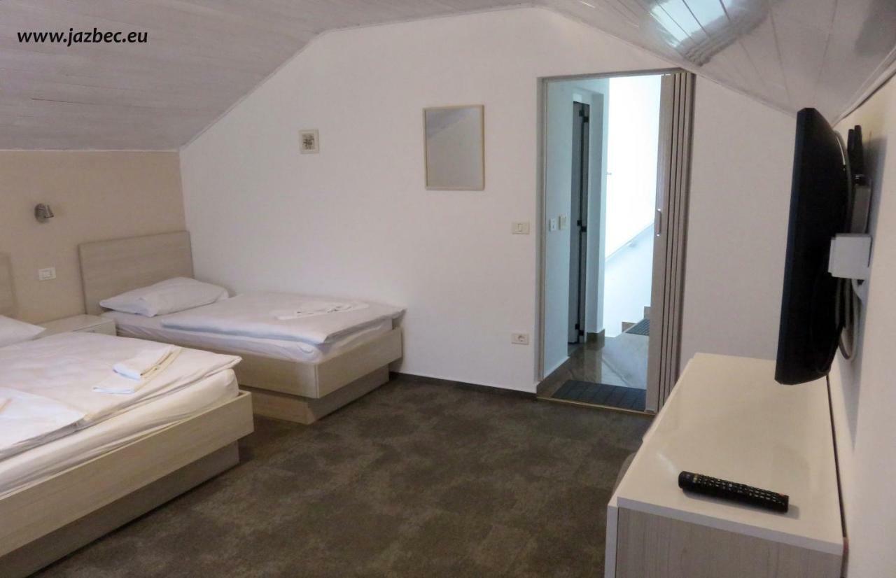 Sobe Rooms Zimmer Jazbec Idrsko Exterior photo